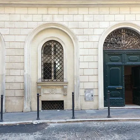 Trevi - Barberini Apartment